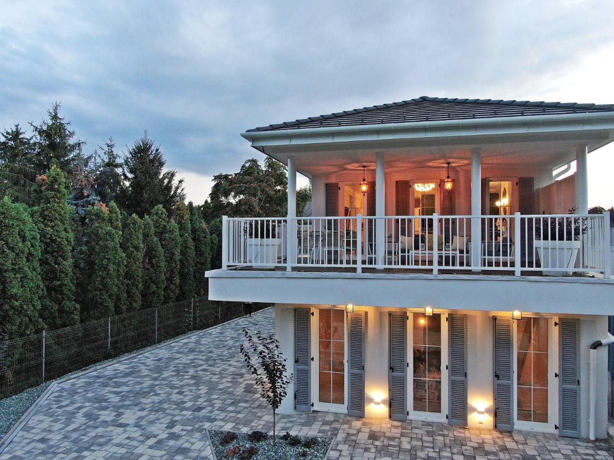 The Doors Luxury Apartment Mosonmagyaróvár المظهر الخارجي الصورة