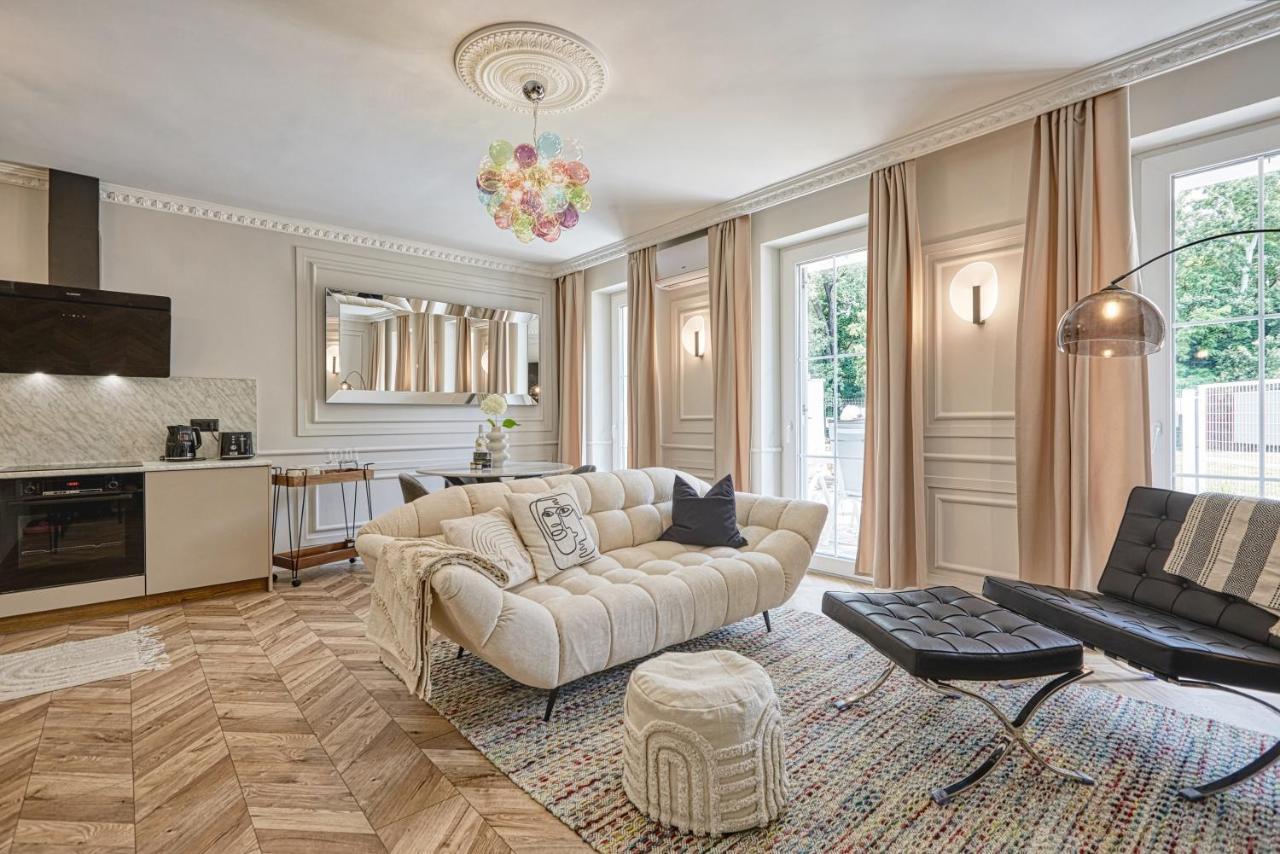 The Doors Luxury Apartment Mosonmagyaróvár المظهر الخارجي الصورة