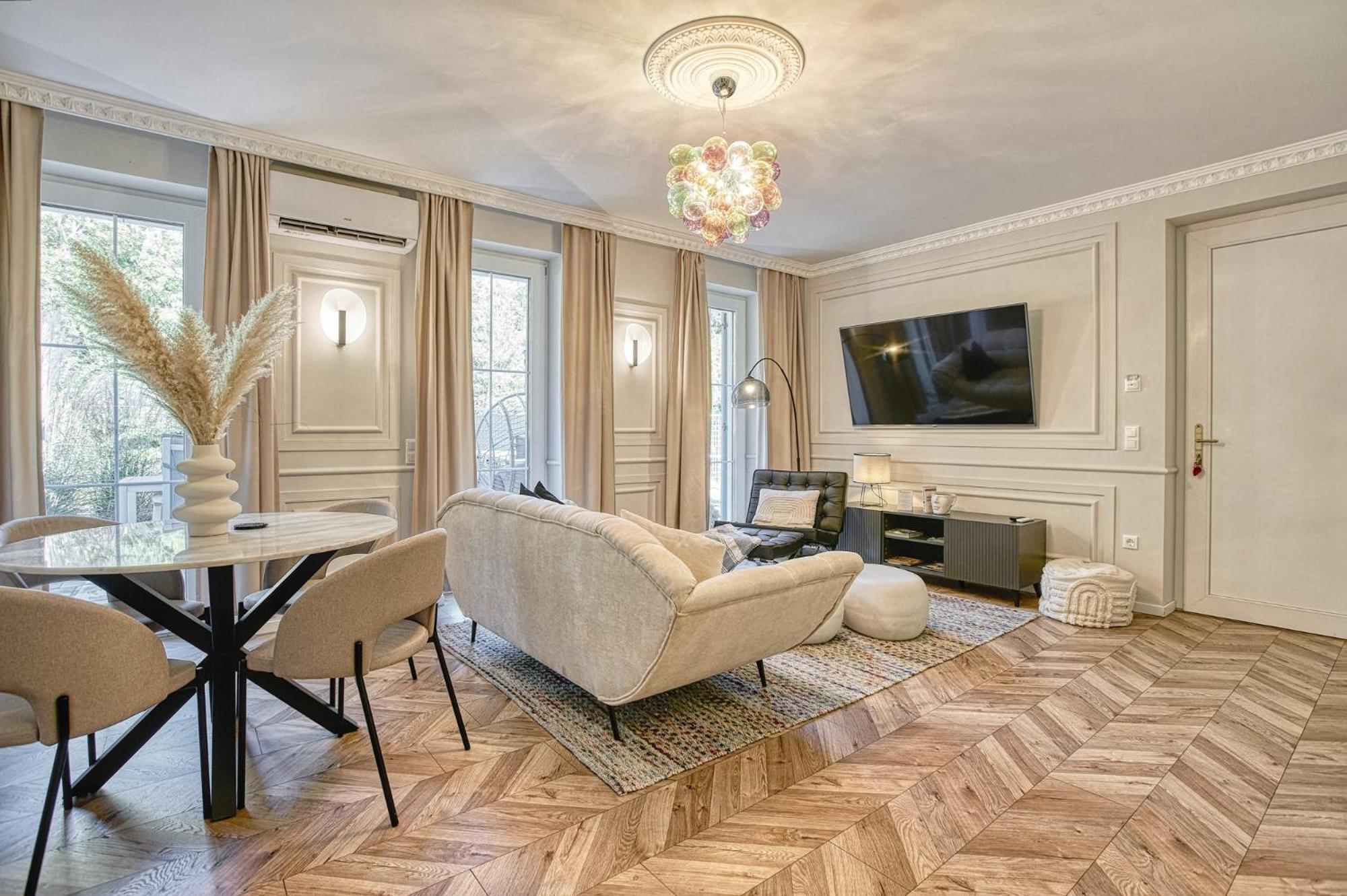 The Doors Luxury Apartment Mosonmagyaróvár المظهر الخارجي الصورة