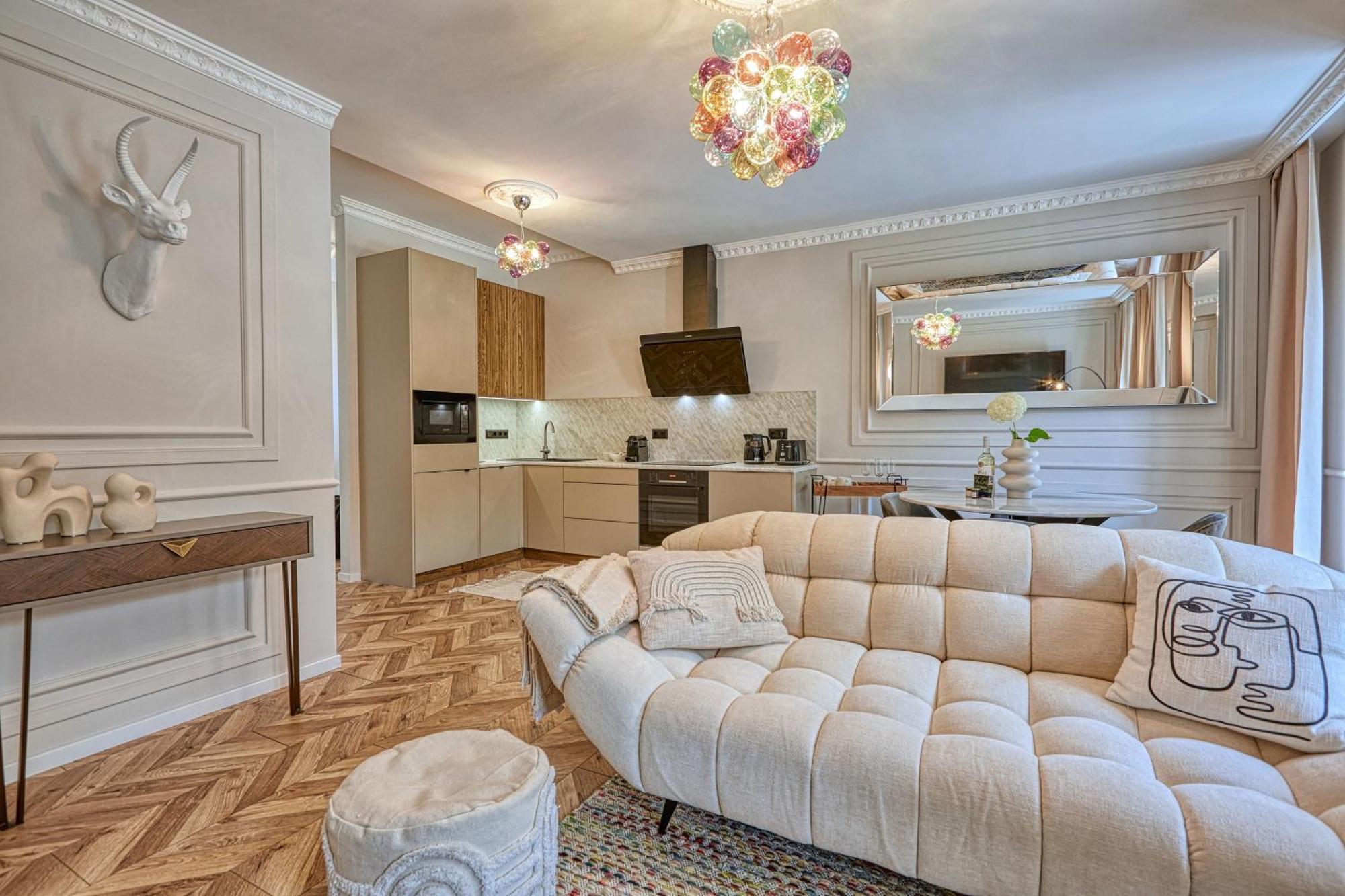 The Doors Luxury Apartment Mosonmagyaróvár المظهر الخارجي الصورة
